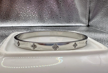 Load image into Gallery viewer, Modern Clover Bangle Bracelet - Stainless Steel
