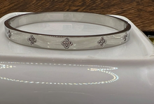 Load image into Gallery viewer, Modern Clover Bangle Bracelet - Stainless Steel
