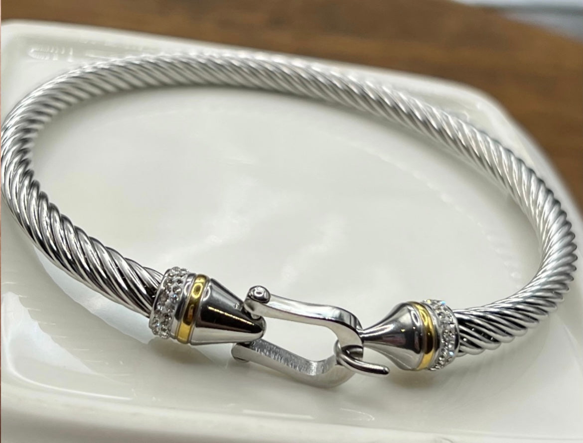 Lucky Horseshoe Cable Bracelet with Crystals