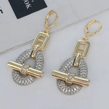 Load image into Gallery viewer, Elegant Crystal Drop Earrings
