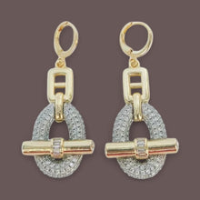 Load image into Gallery viewer, Elegant Crystal Drop Earrings
