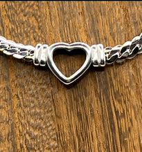 Load image into Gallery viewer, Retro Heart Necklace - 18k white gold plated
