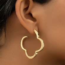 Load image into Gallery viewer, Golden Clover Earrings
