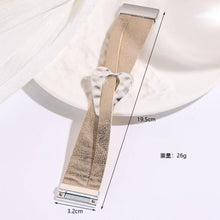 Load image into Gallery viewer, Big Heart Style Bracelet!
