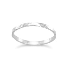 Load image into Gallery viewer, Thin Polished Hammered Band
