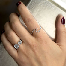 Load image into Gallery viewer, Rhodium Plated CZ Split Design Ring
